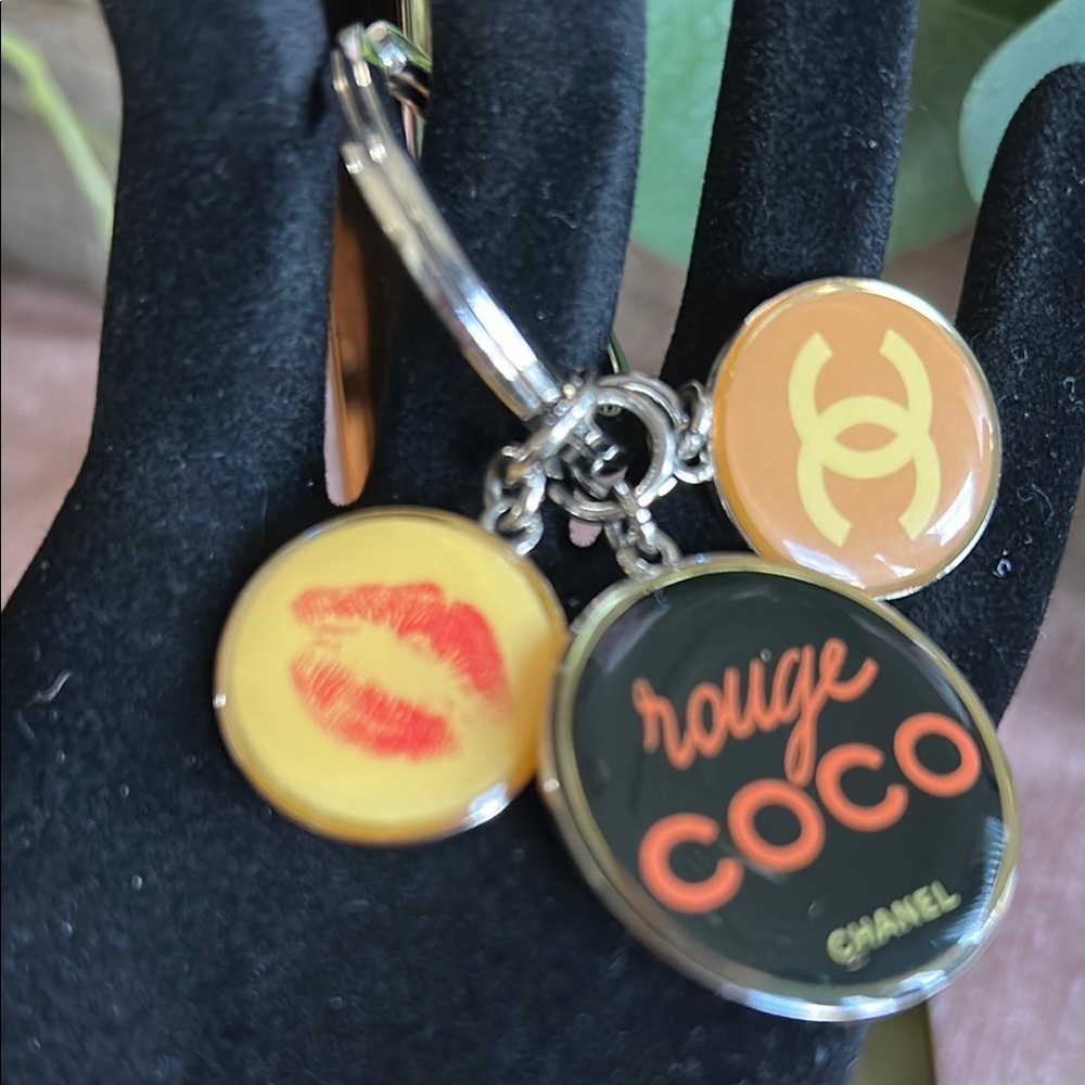 Chanel Rouge Coco Keychain - Picture 2 of 5